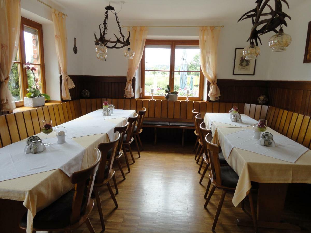 Hoßkirch Gasthof Reiterstuben מראה חיצוני תמונה