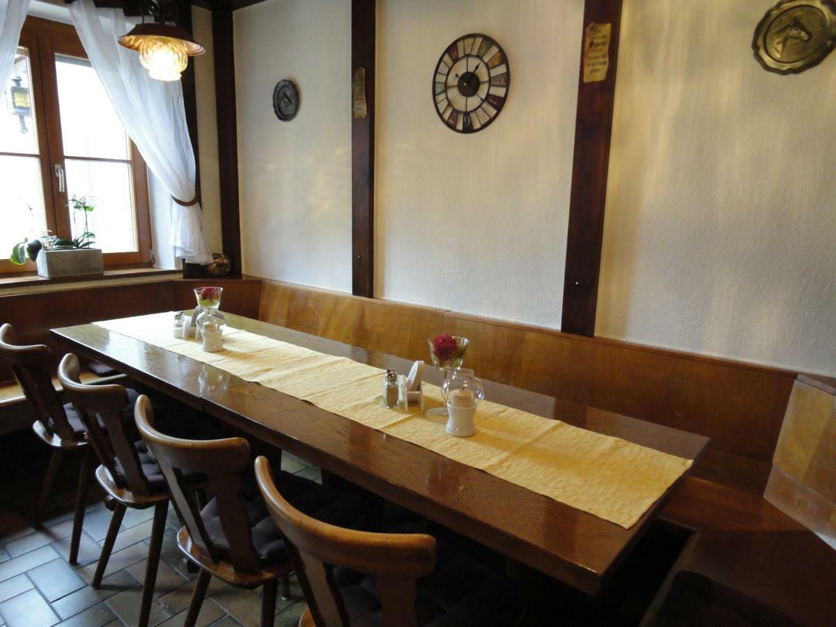 Hoßkirch Gasthof Reiterstuben מראה חיצוני תמונה